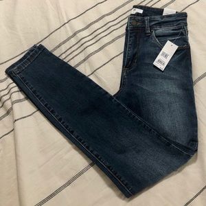BP Skinny destroyed ankle jean